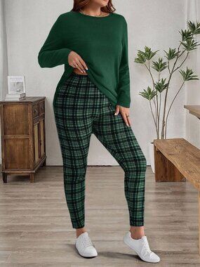 NWOT Women's Army Green Shirt and Plaid Leggings Set 16 (2XL)